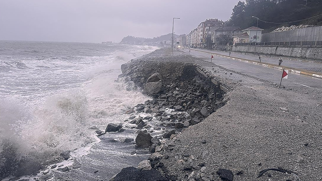 İnebolu’da fırtına sahili vurdu