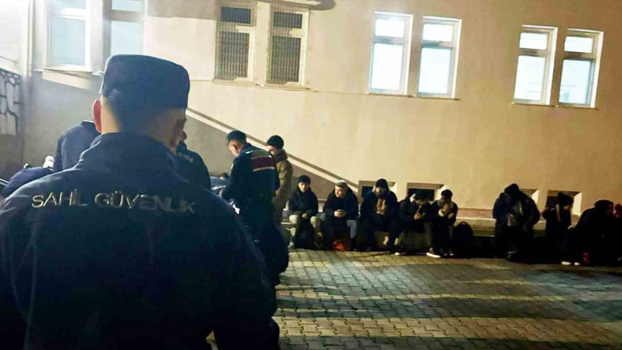 Milas’ta biri çocuk 33 kaçak göçmen yakalandı