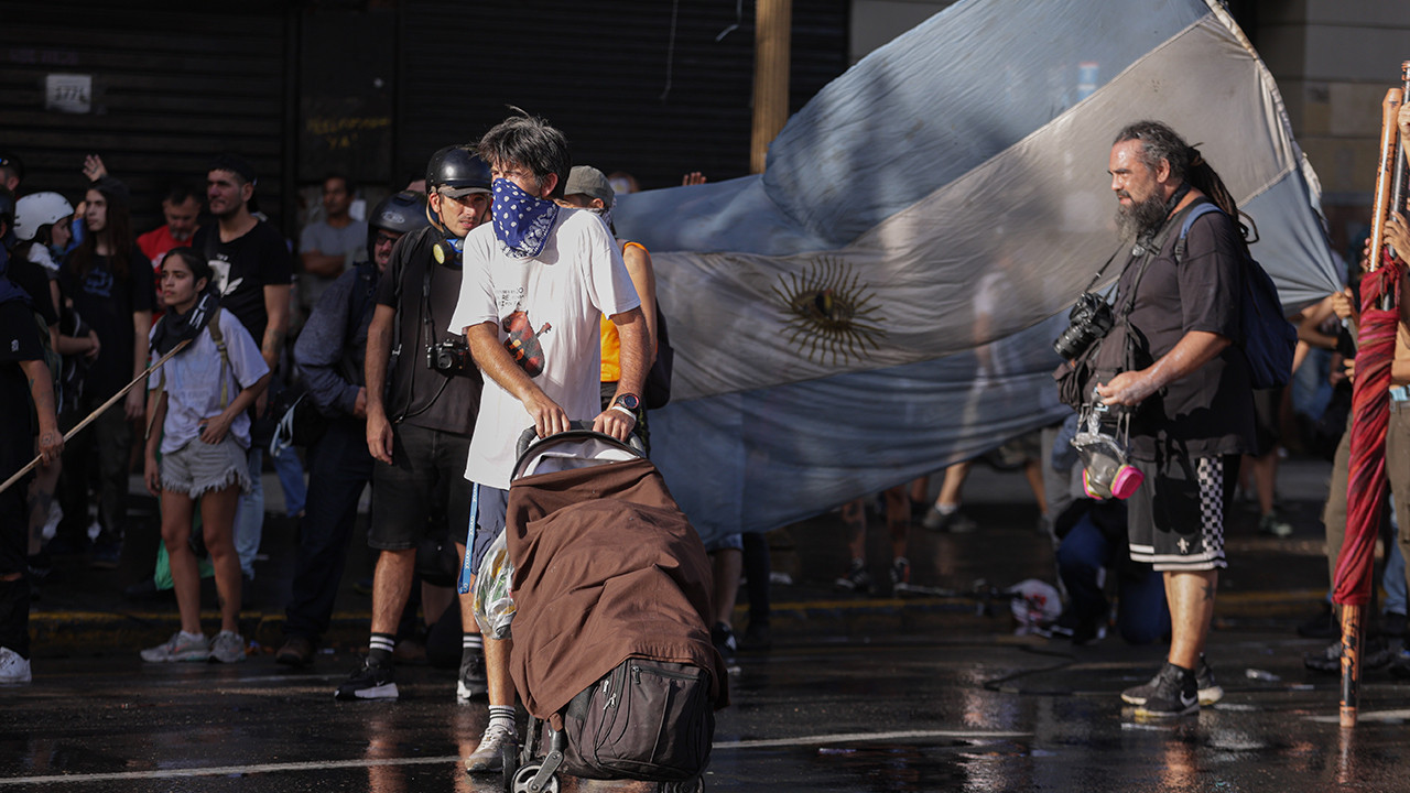 Milei hükümetine genel grev darbesi: Başkentte reform gerilimi