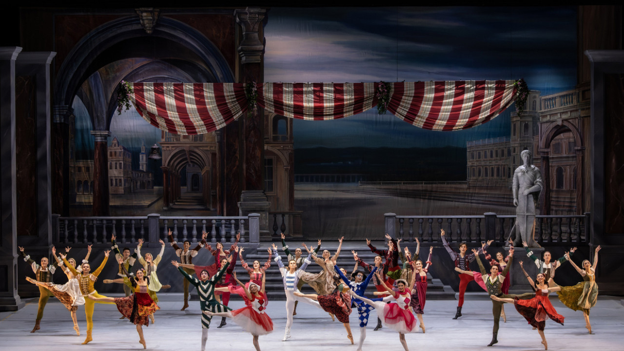 Romeo ve Juliet bu kez İstanbul’da dans edecek: Aşkın ve trajedinin büyüsü yeniden AKM’de