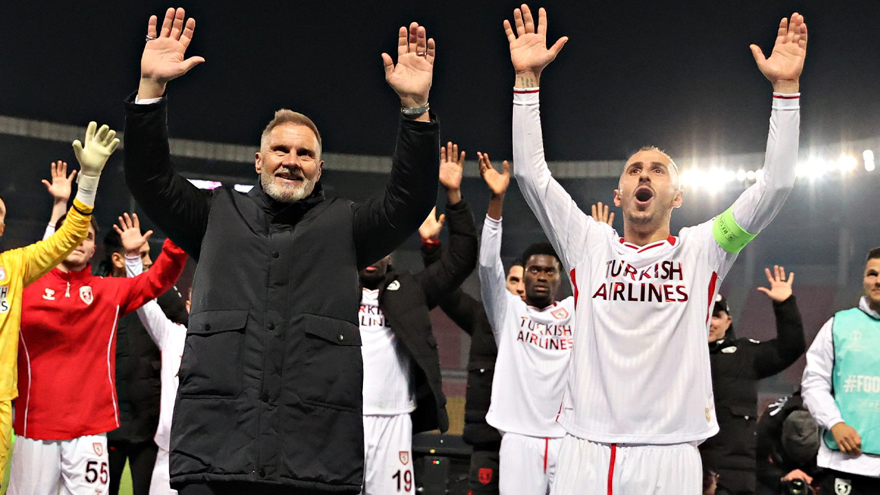 Samsunspor'da ilk maçını kazanan Fink: 'Tarih yazmaya devam etmek istiyoruz'