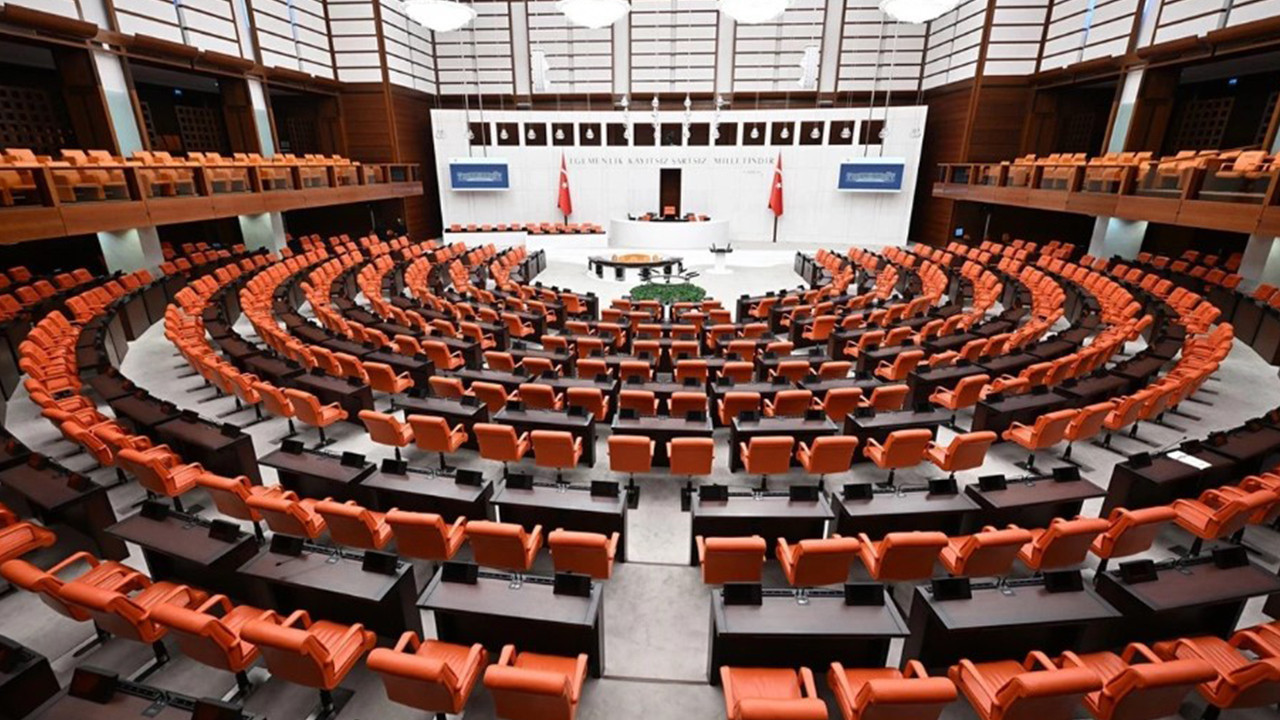 AKP'den 30 maddelik yeni kanun teklifi: Bu hafta Meclis'e sunacak