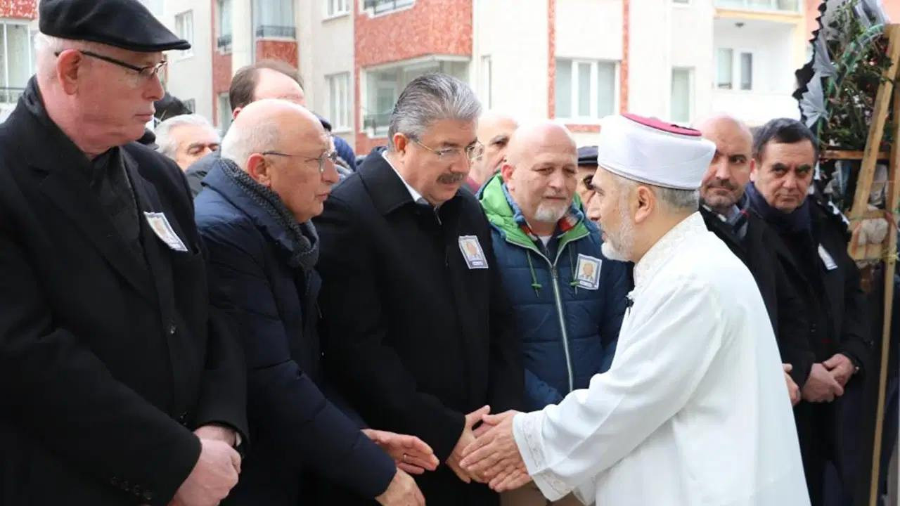 CHP’li Utku Çakırözer’in babası Eskişehir’de son yolculuğuna uğurlandı