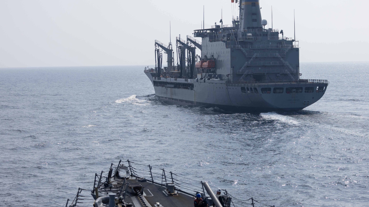 İran gerilimi sürerken ABD donanmasından yeni hamle: CENTCOM ikmal görüntülerini yayınladı