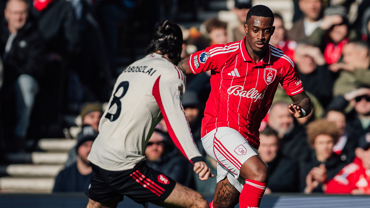 Vitor Pereira ilk lig maçını kaybetti: Liverpool Nottingham Forest'ı 90+7'de yıktı