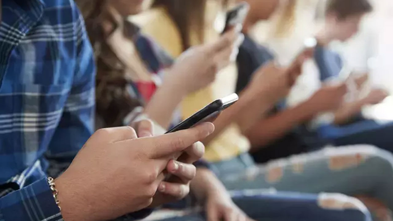 2 yılda yavaşlayan akıllı telefonların arkasındaki gerçek : Eskidi mi, yoksa eskitildi mi?