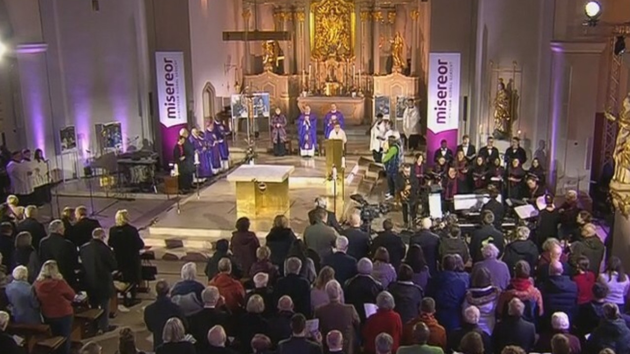 Almanya’da paskalya öncesi kiliselerde 40 günlük oruç