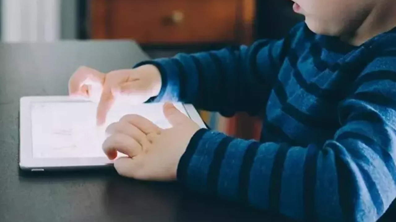 Almanya’da sosyal medya yaş sınırı tartışması