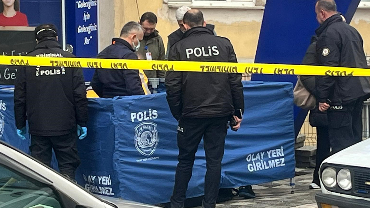 Bir şahıs cadde üzerinde ölü bulundu