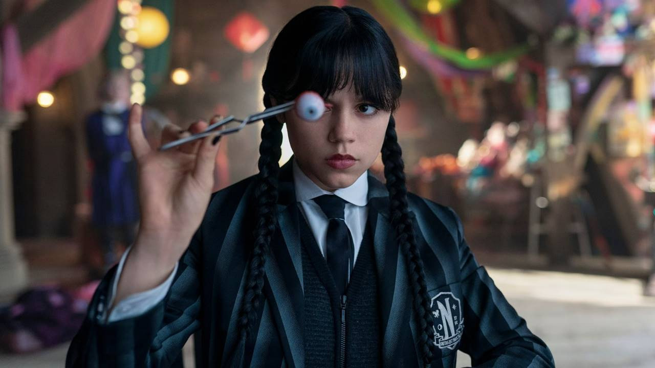 Netflix müjdeyi verdi: Wednesday 3. sezonda bomba isimler