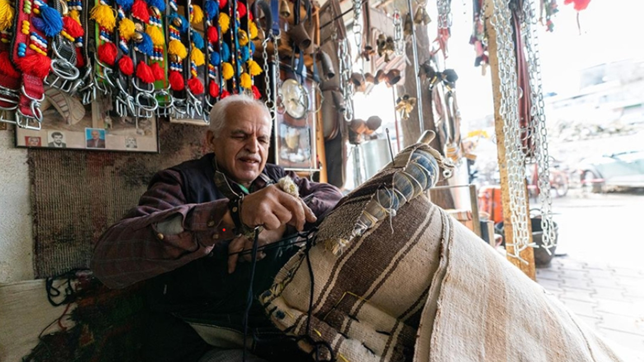 Adıyaman’ın son semer ustası zamana direniyor