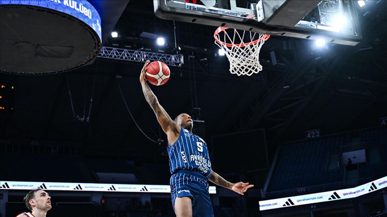 Anadolu Efes Kızılyıldız deplasmanına çıkıyor