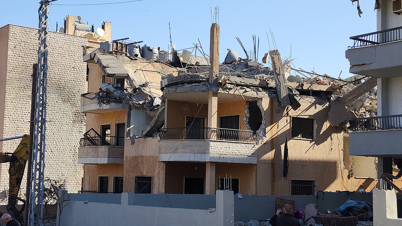 İsrail’den Lübnan sınırında iki eve patlayıcı: Ateşkese rağmen yıkım