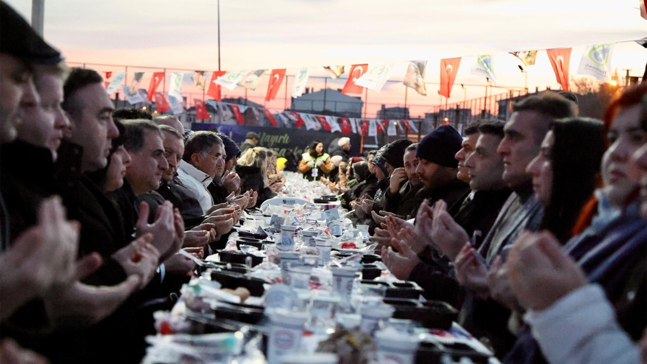Büyükşehir’in ilçe iftar buluşmaları Ergene’de başladı