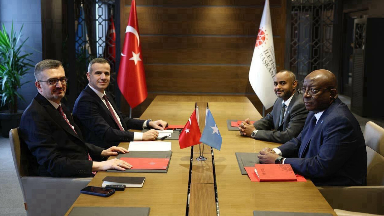 İletişim Başkanı Burhanettin Duran Somalili heyeti kabul ett