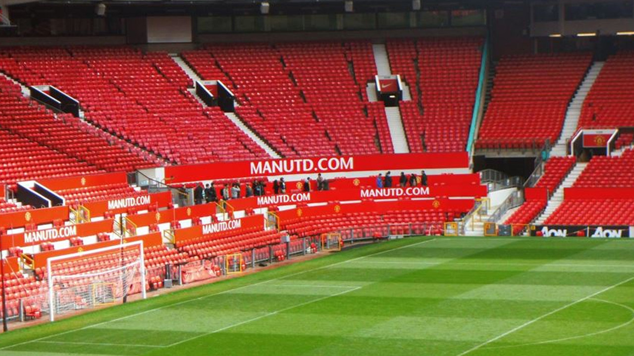 Manchester United'ın sahası Old Trafford’da iftar etkinliği düzenlendi