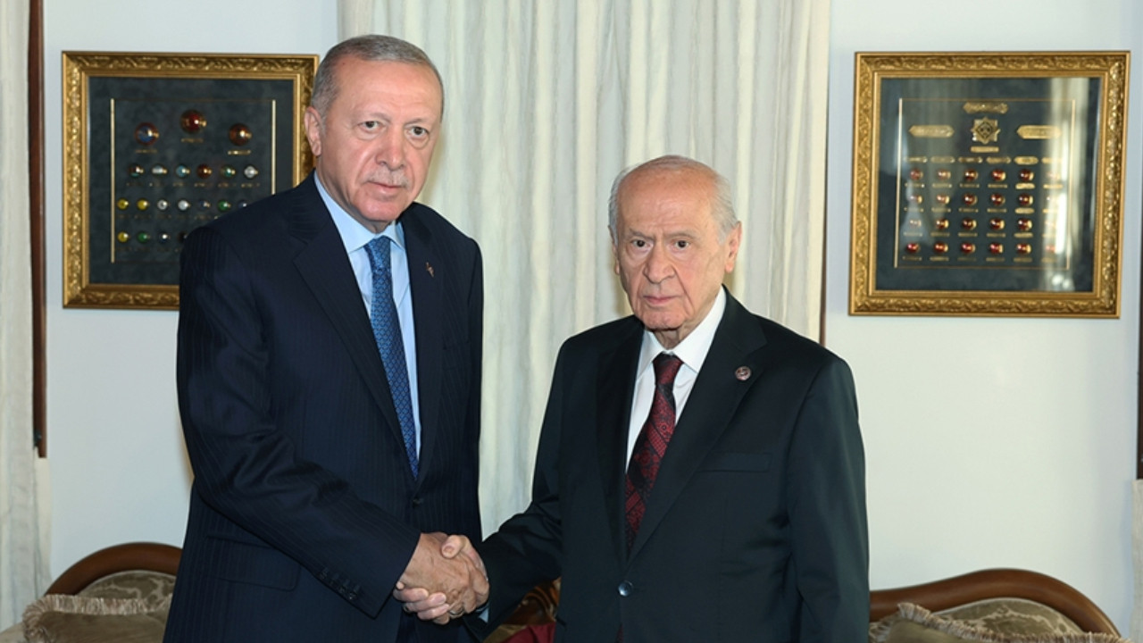Devlet Bahçeli'den Erdoğan'a 72 gül hediyesi