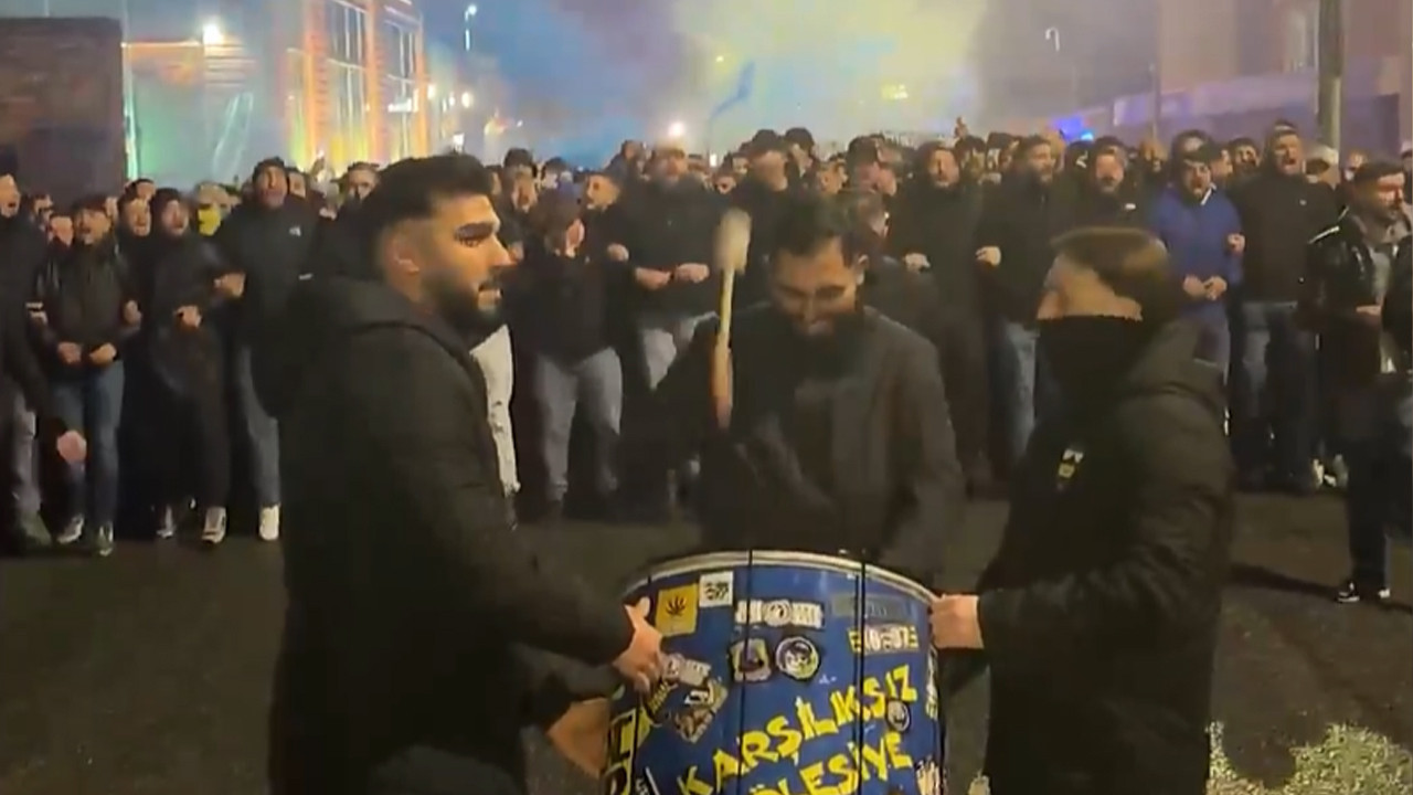 Fenerbahçe taraftarları Nottingham sokaklarını inletti