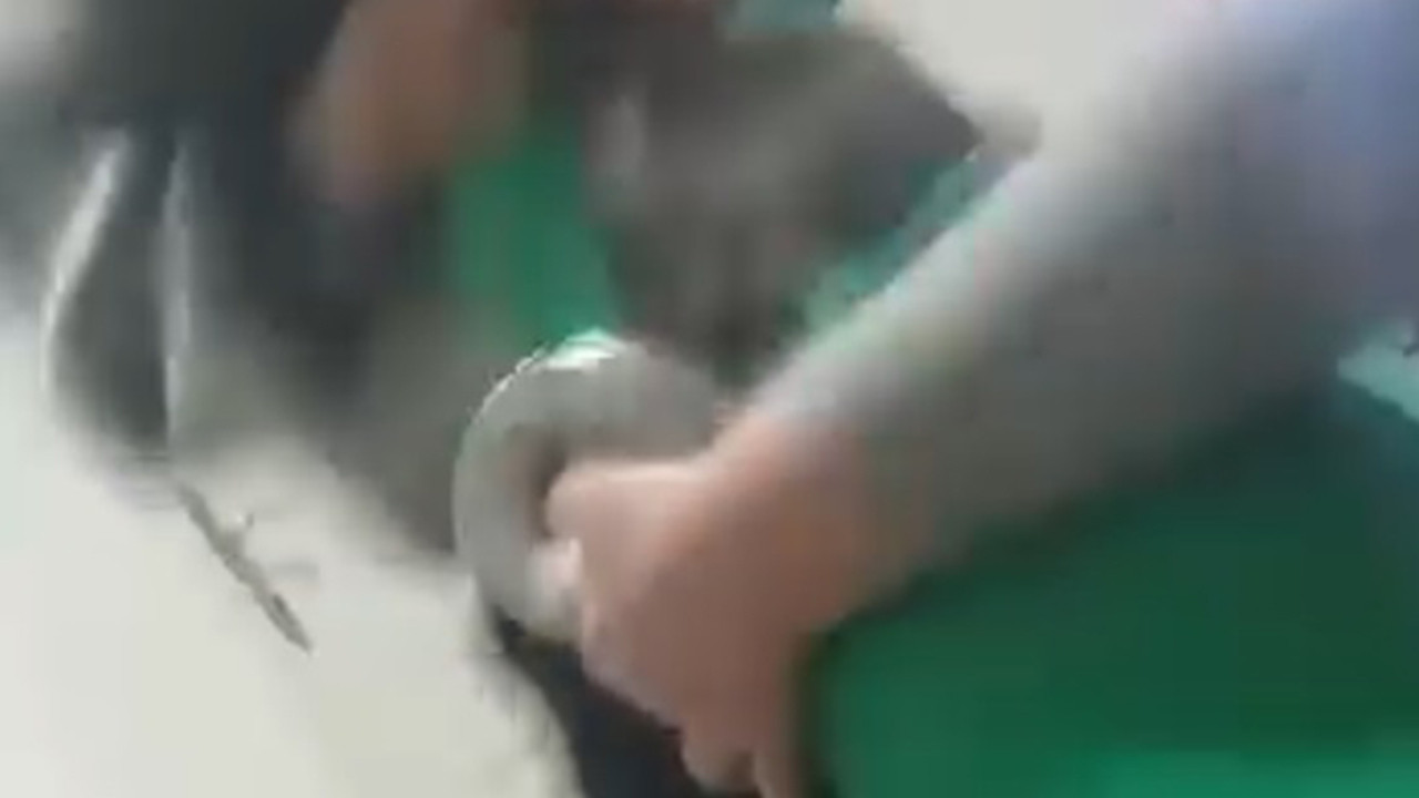 Üvey babanın 9 yaşındaki çocuğa şiddeti kamerada: Böyle canilik görülmedi