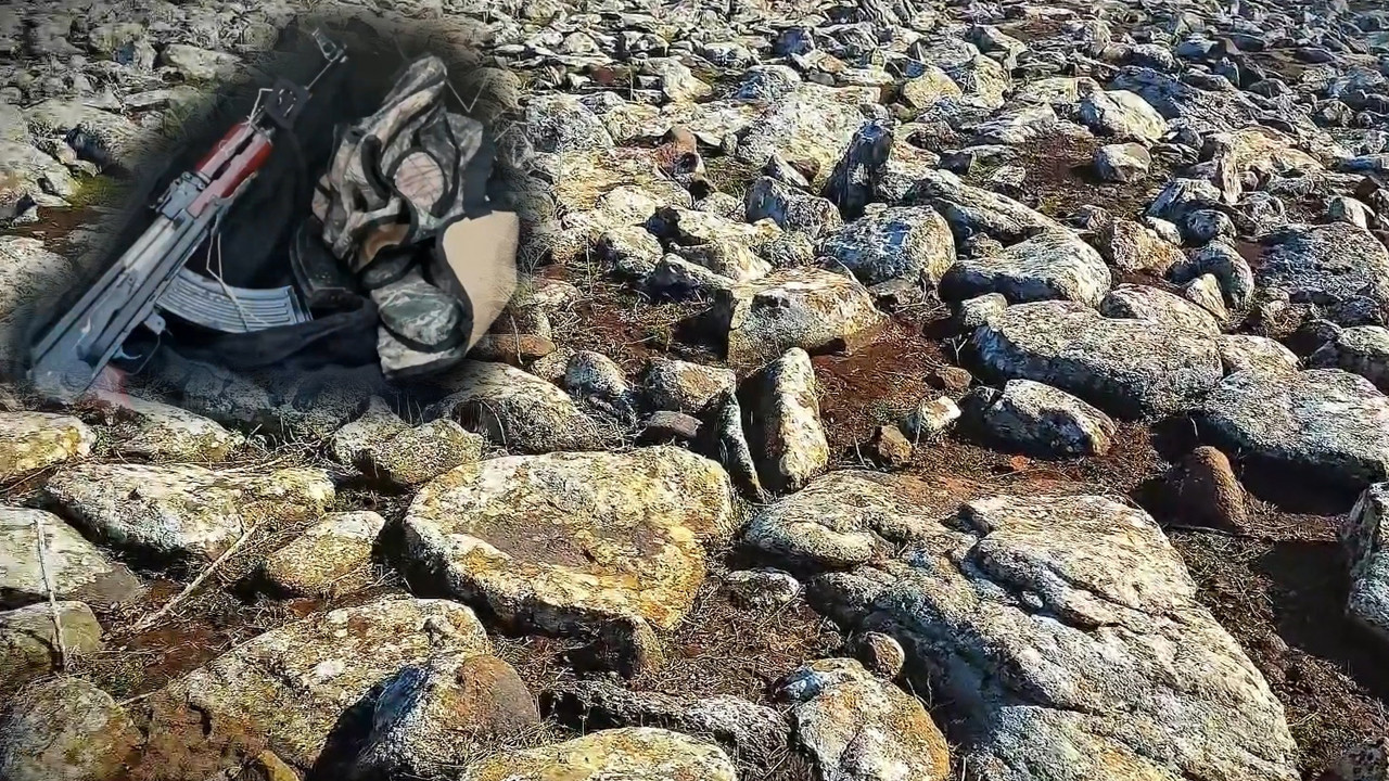 Volkanik taşların altından cephanelik çıktı