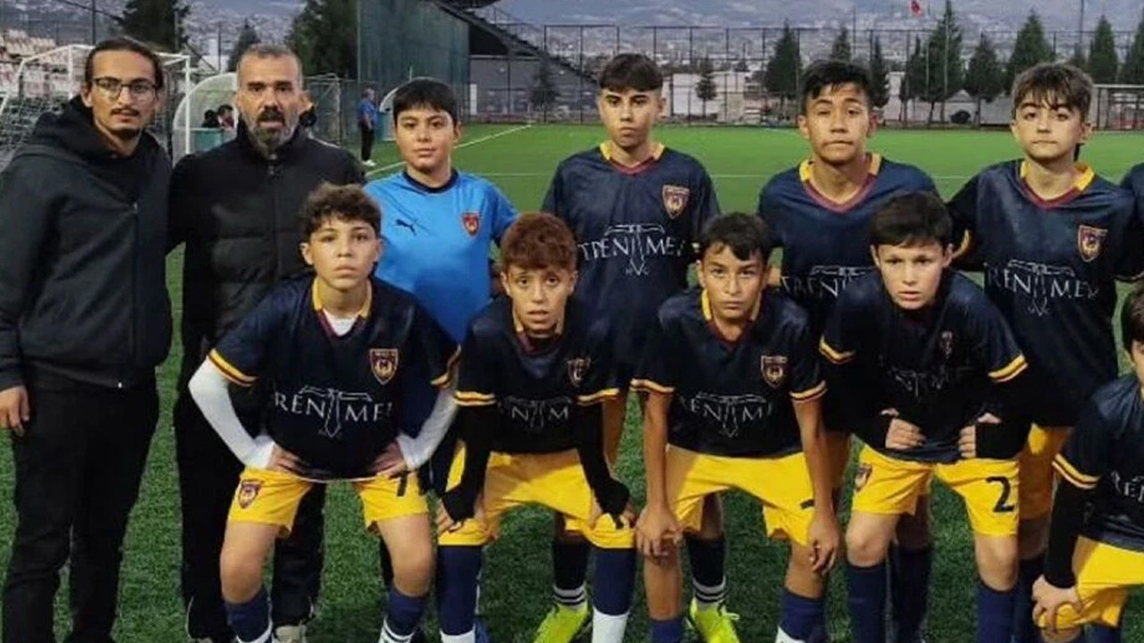 Enkazdan sahaya: Vefa’nın umut yürüyüşü