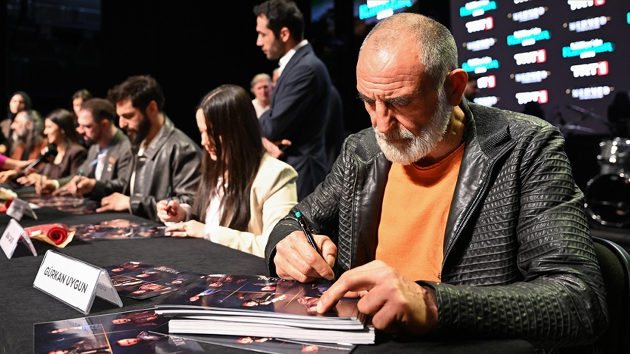 Mehmed: Fetihler Sultanı kadrosu Külliye’de hayranlarıyla buluştu