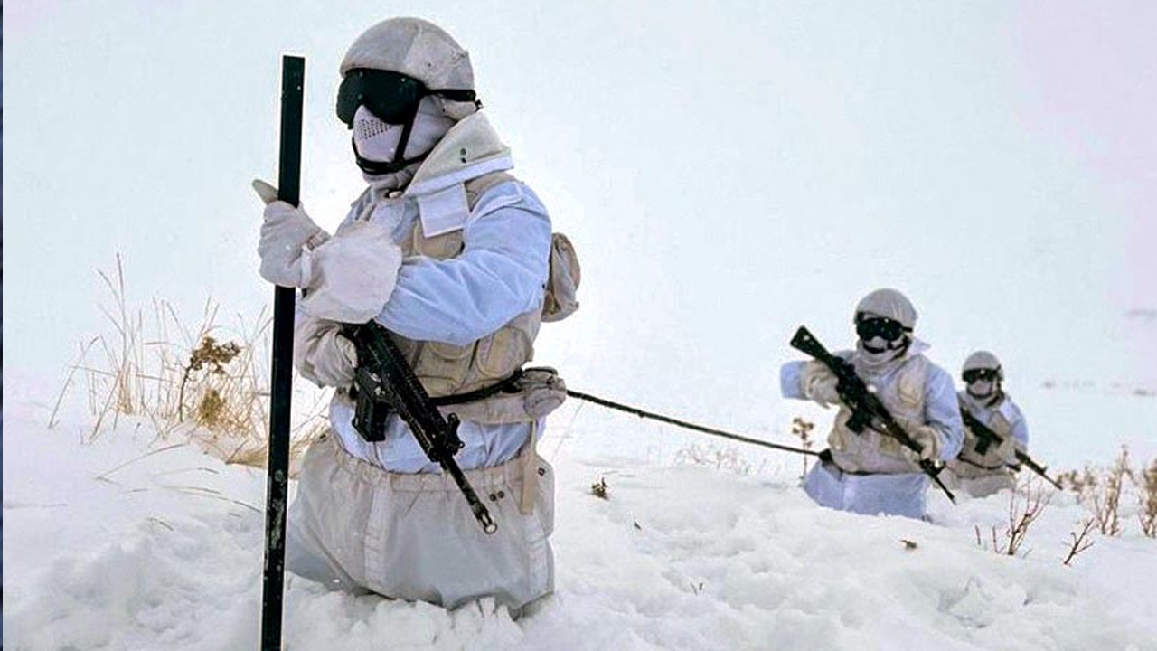 MSB paylaştı: Dondurucu soğukta sıcak nöbet