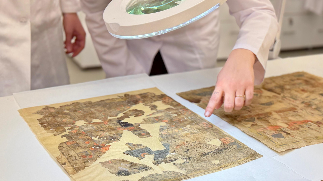 Cami duvarındaki kağıt parçalarının gizemi çözüldü: Mekke’nin 200 yıllık sırrı