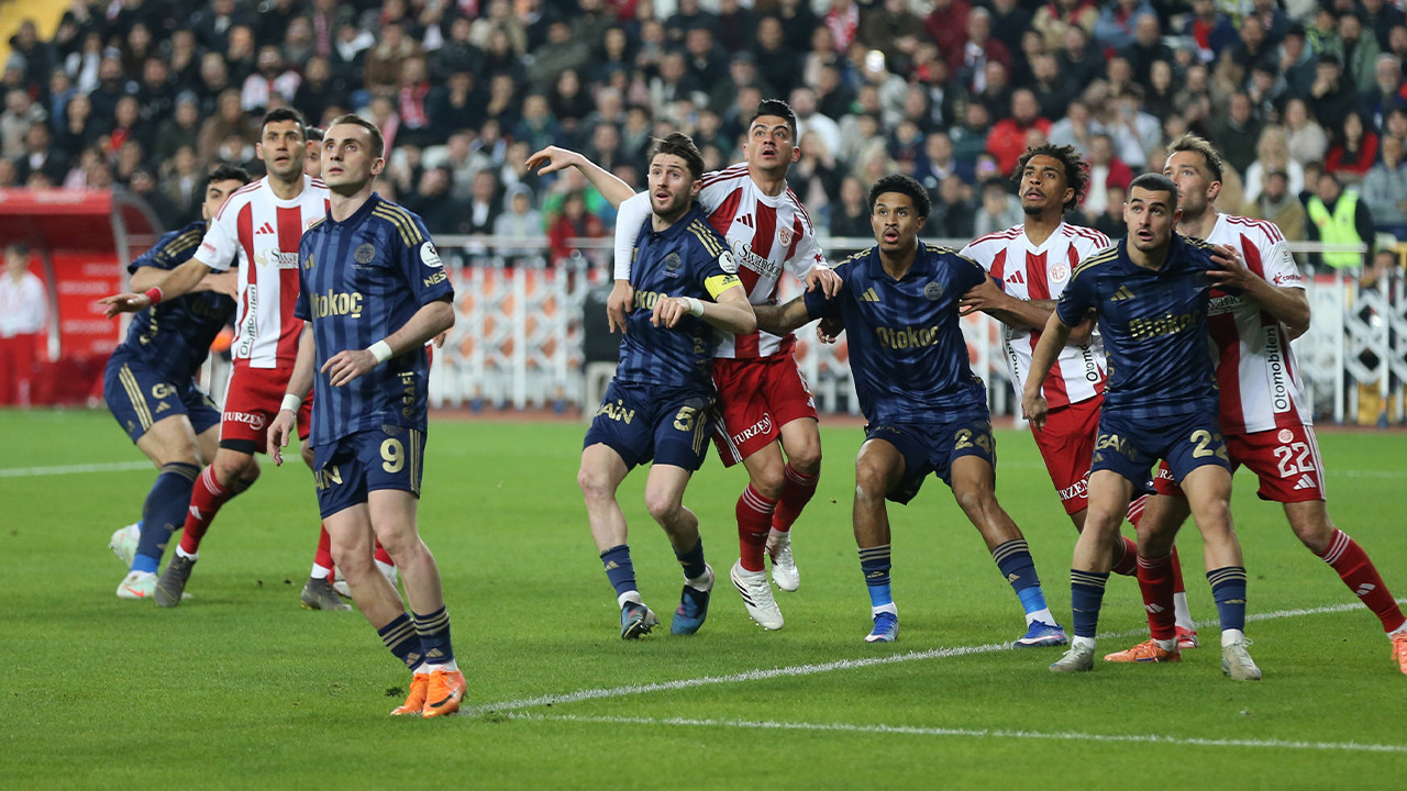 Fenerbahçe Antalya'da 2 puan bıraktı