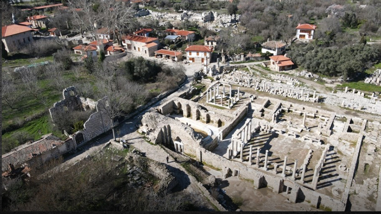 Gladyatörler şehrinde zamana yolculuk: Tarihi dükkanlar kapılarını açıyor