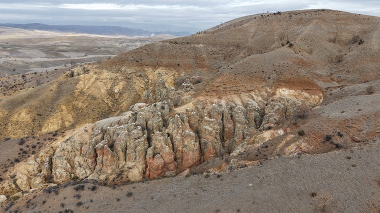 Kırıkkale’de doğanın şekillendirdiği kayalar büyük ilgi çekiyor
