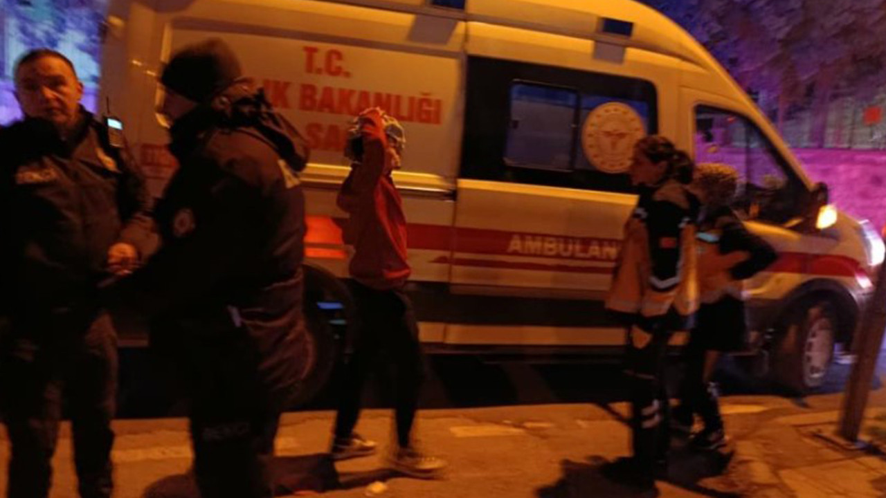 Gençler arasında bıçaklı kavga: Yaralılar var