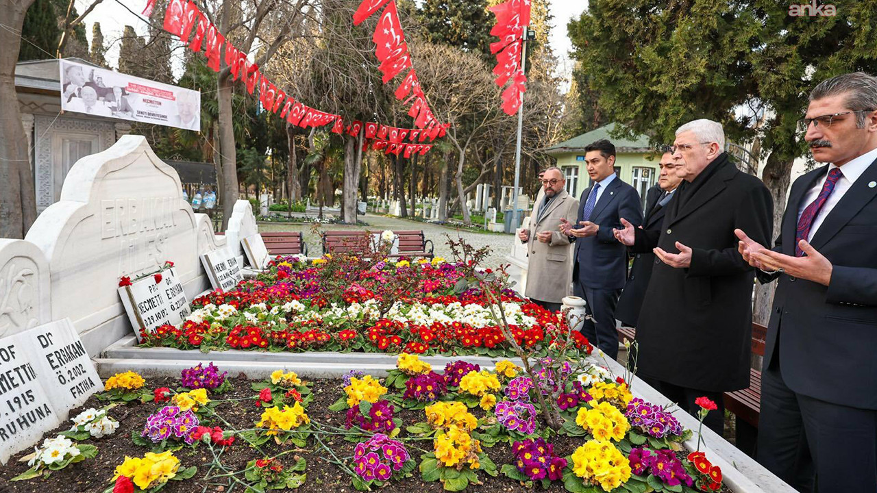 İYİ Parti lideri Dervişoğlu'ndan Necmettin Erbakan'ın kabrine ziyaret