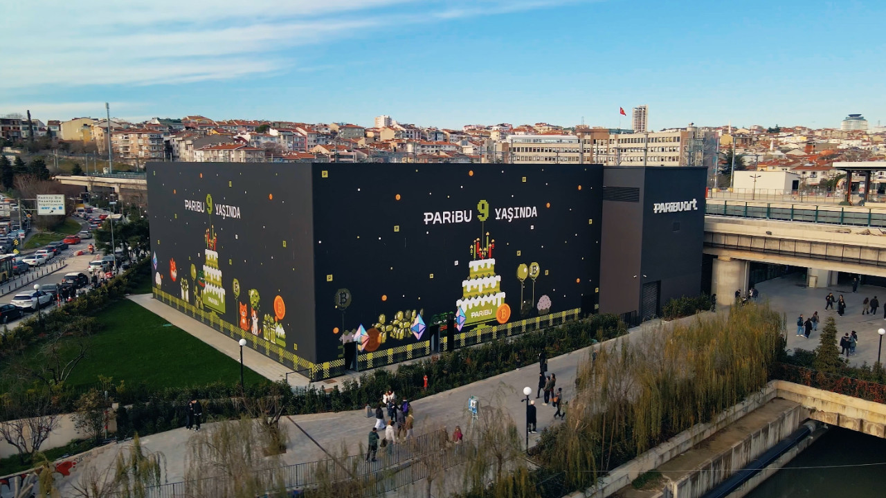 Uygulama ekranından, “Yeni bir sahne, yeni bir ifade dünyası” Paribu Art’a uzanan kutlama: Paribu 9 yaşında