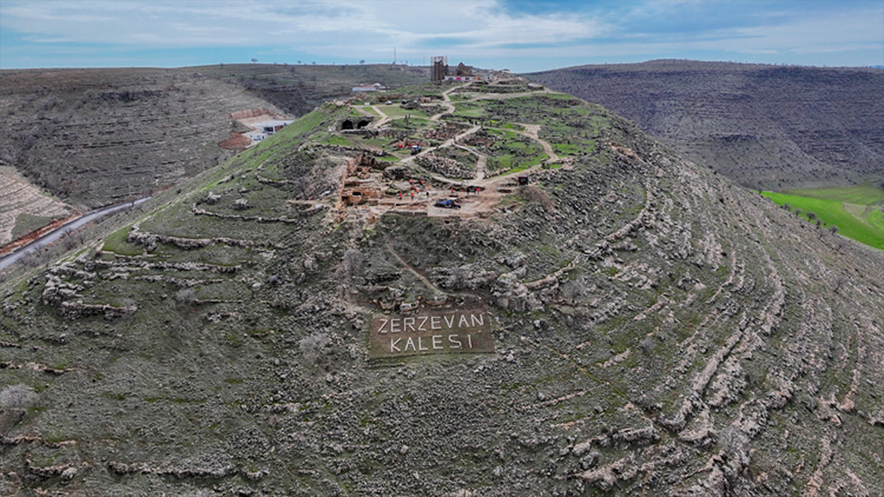 Zerzevan Kalesi kazılarında kadın eli: 3 bin yıllık tarih gün yüzüne çıkıyor