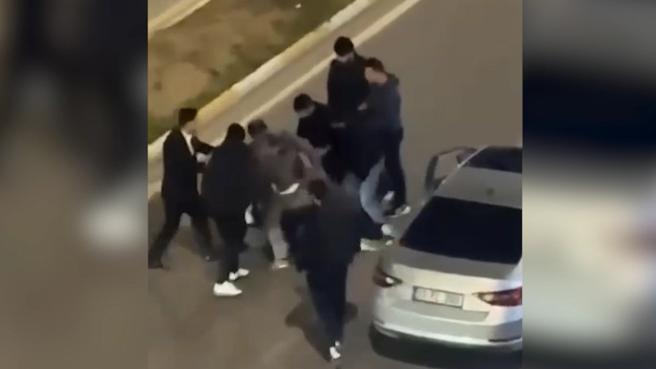 Yolunu kestiler, acımadan dövdüler: Trafik magandaları yine dehşet saçtı