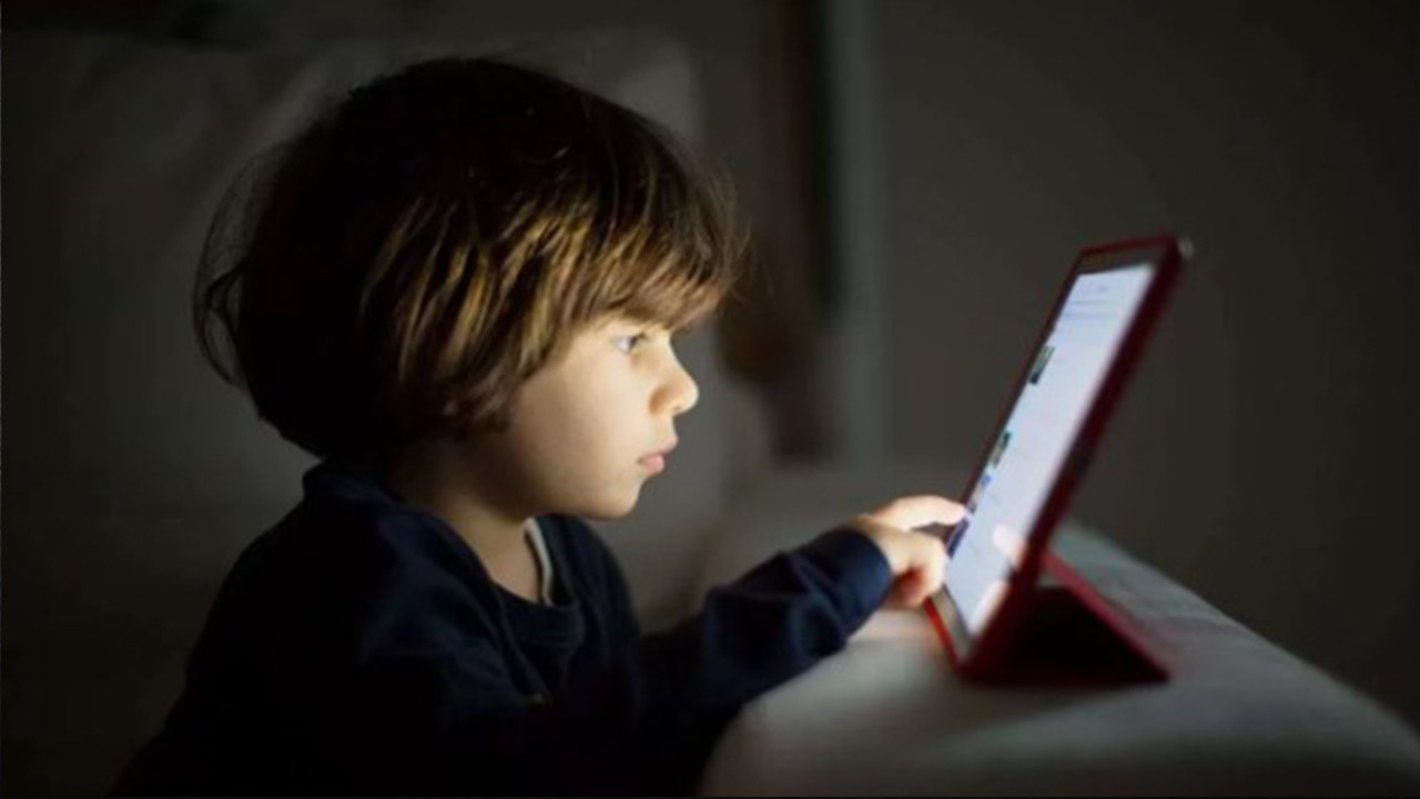 Çocuklarda kabızlığın gizli nedeni: Dijital ekran bağımlılığı
