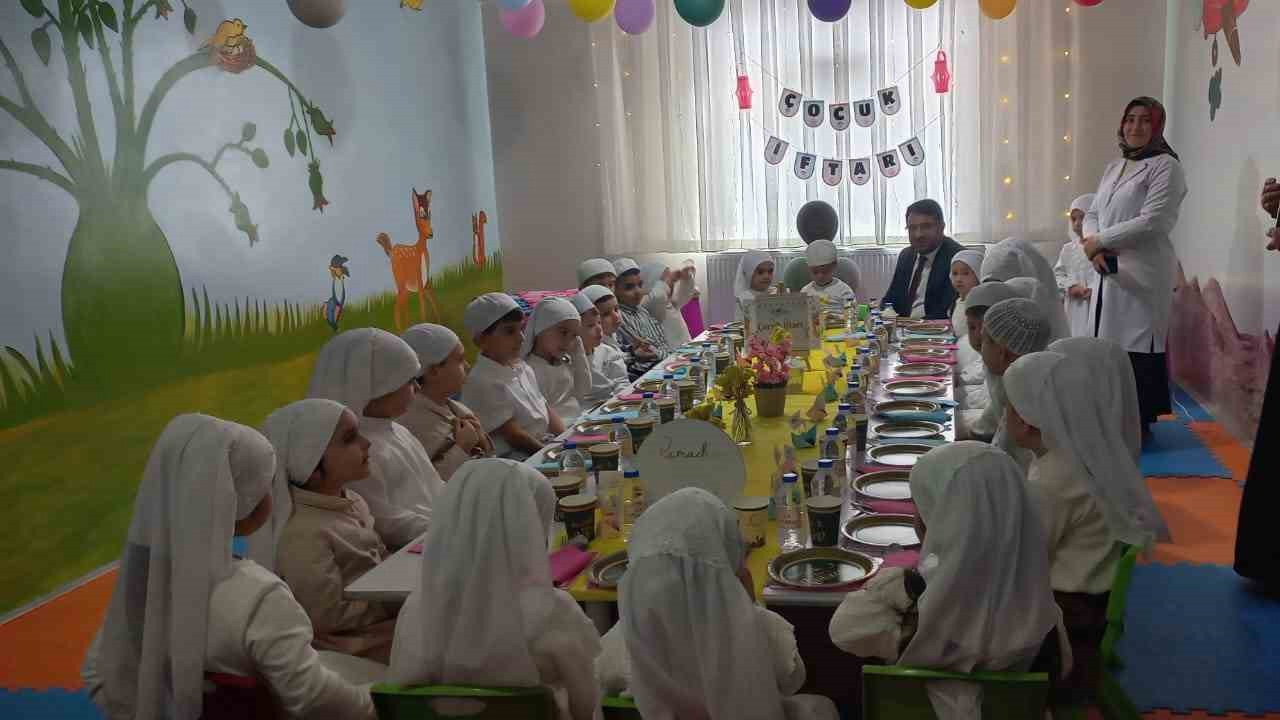 Erzincan’da minikler "Tekne Orucu" heyecanı yaşadı