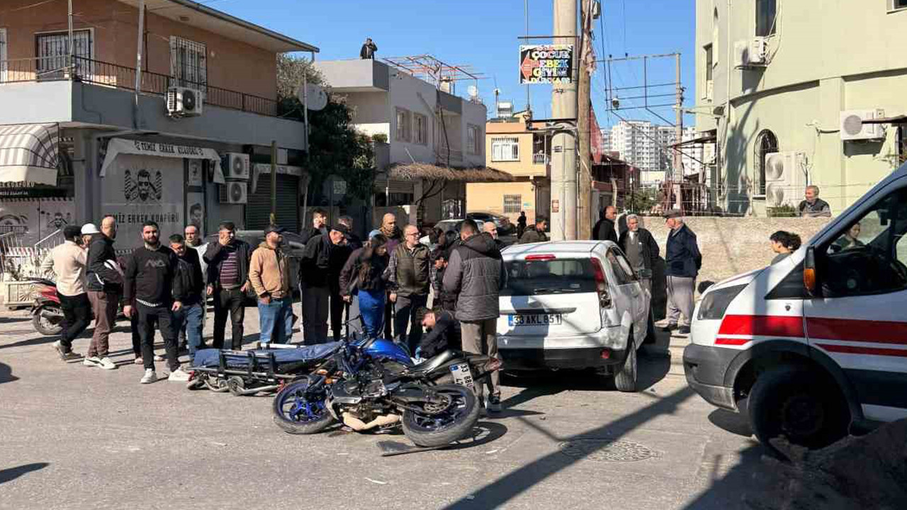 Otomobil ile motosiklet çarpıştı: Yaralılar var