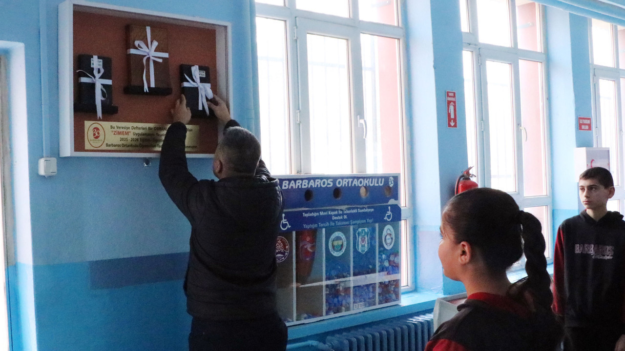 Satın aldıkları borç defterini okulun panosuna astılar: 3 mahalle bakkalı artık borçsuz