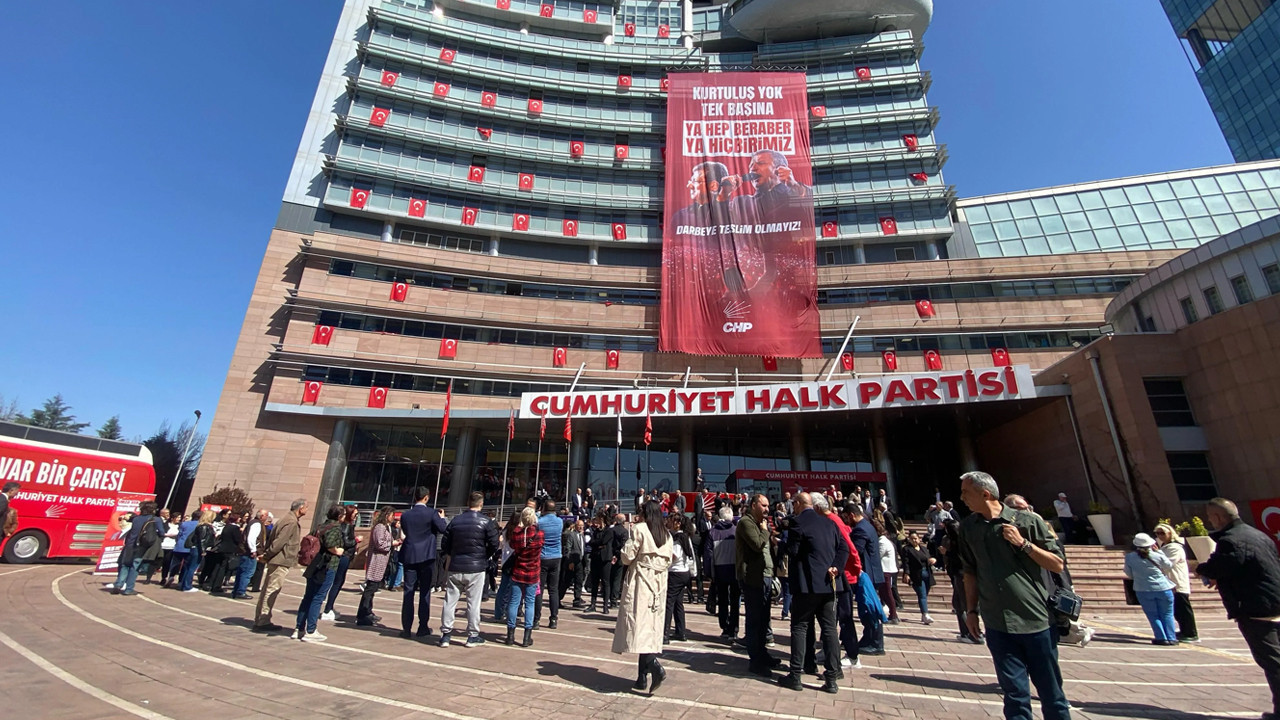 Yalçın Bayer 'uyarmak gerekiyor' dedi ve ekledi: CHP yönetilemiyor savruluyor