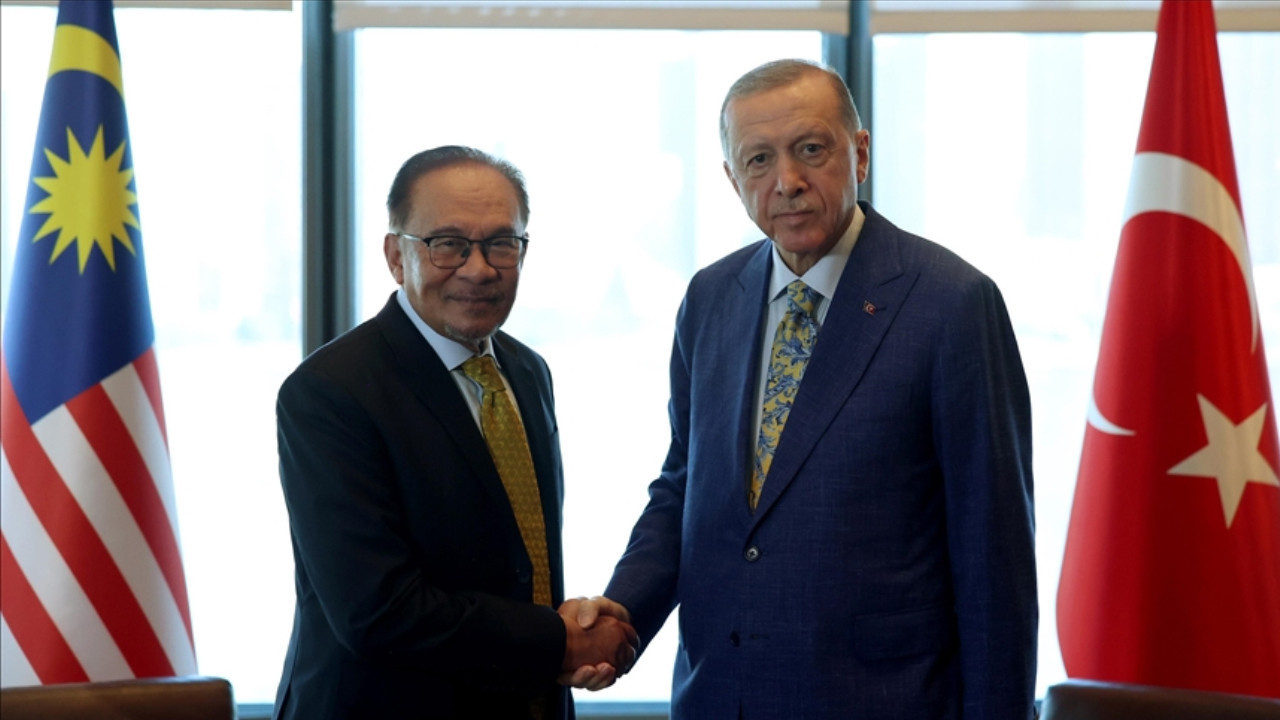 Erdoğan Malezya Başbakanı Enver İbrahim ile bir telefonda görüştü