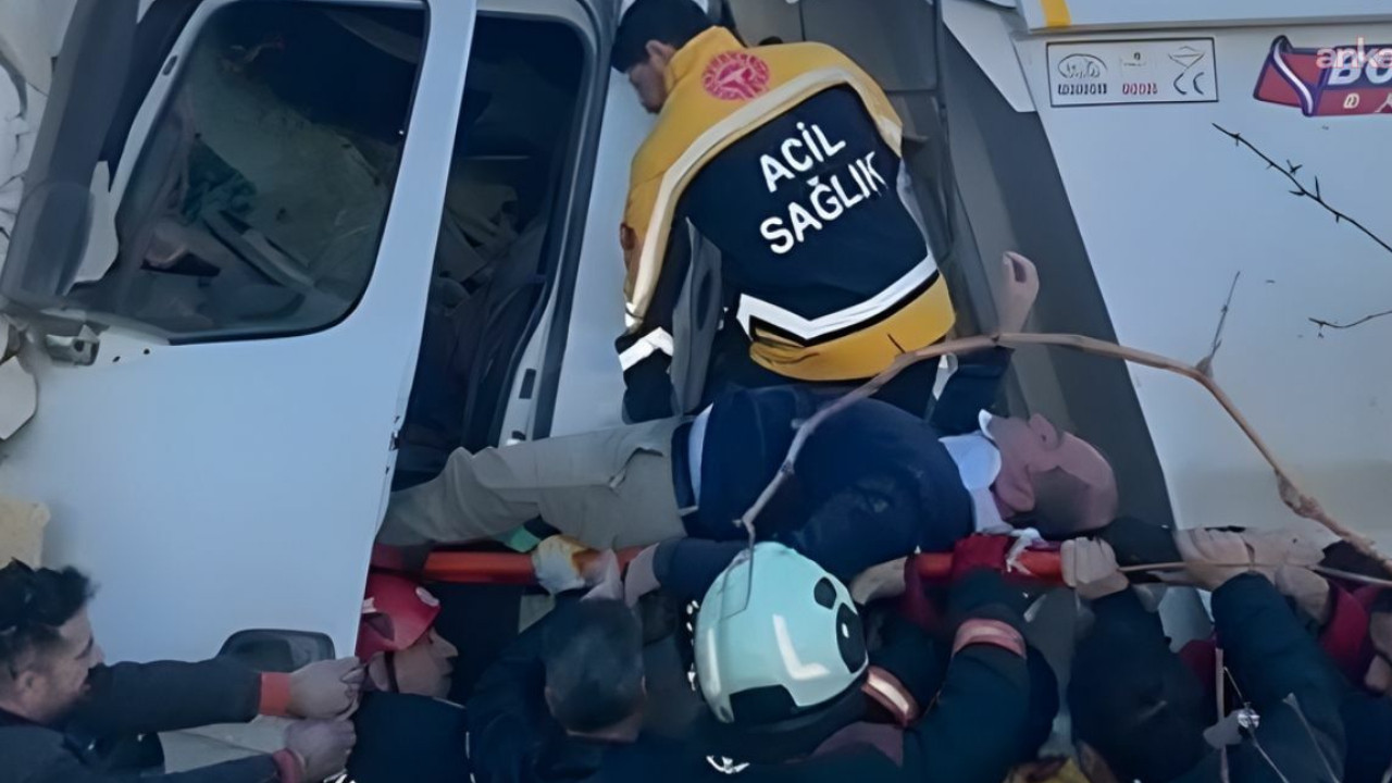 Freni patlayan kamyon eve daldı