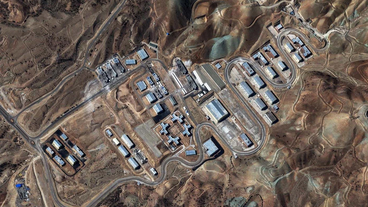 İşte İran’ın yeraltındaki füze üsleri: Uydu görüntüleri ortaya çıkardı