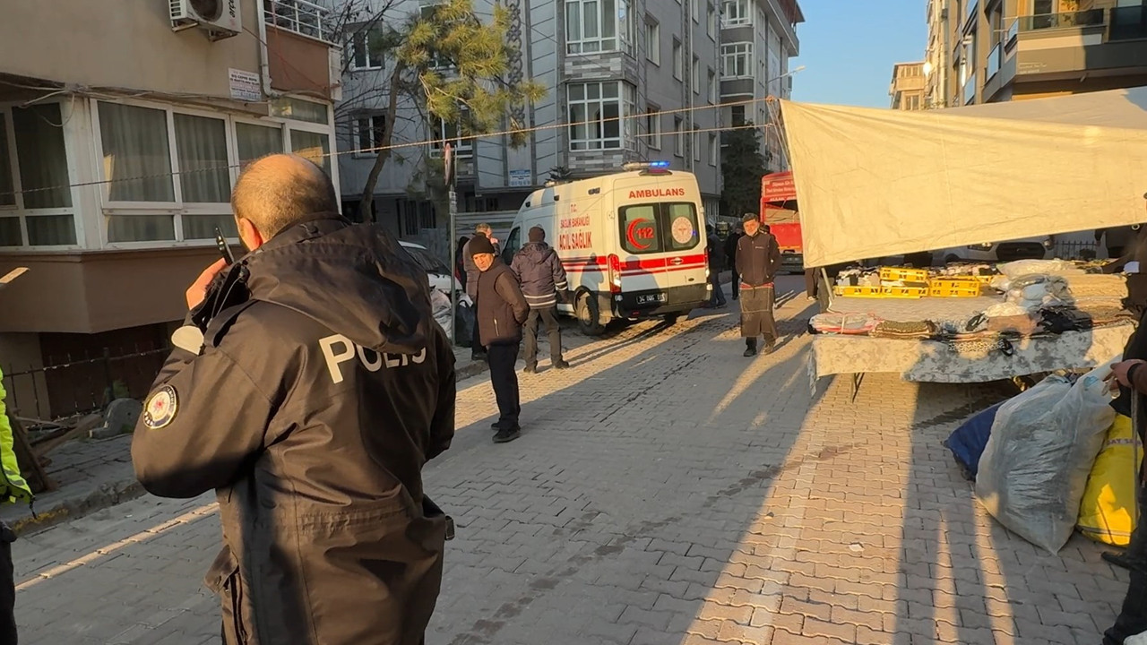 Semt pazarında cinnet: Pazarcılar yol kavgası kanlı bitti