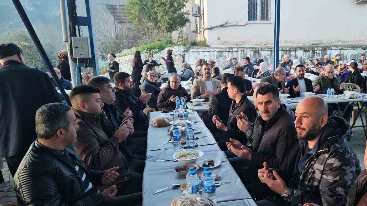 Yağdere Mahallesi’nde geleneksel iftar buluşması sekizinci kez yaşatıldı