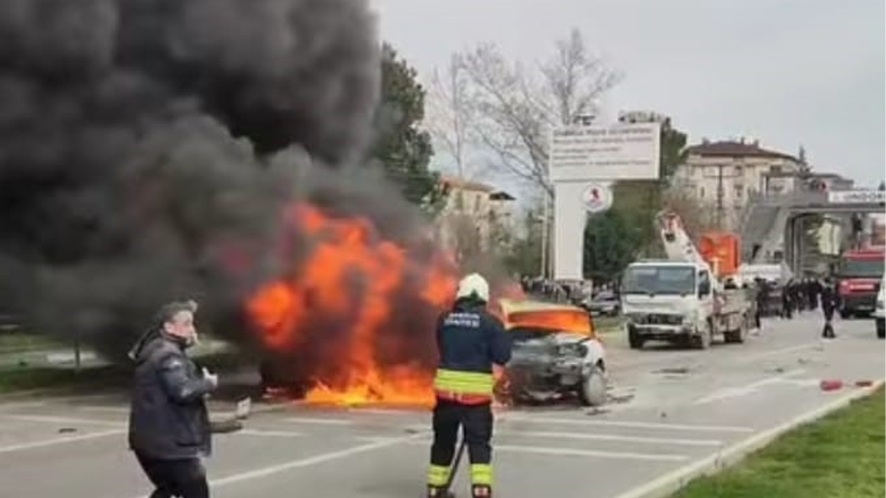 Çarşamba'da 6 aracın karıştığı kaza sonrası yangın çıktı: 3 yaralı