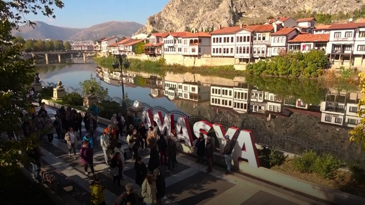 Şehzadeler Şehrinin nüfusunun yüzde 49,71'ini kadınlar oluşturuyor