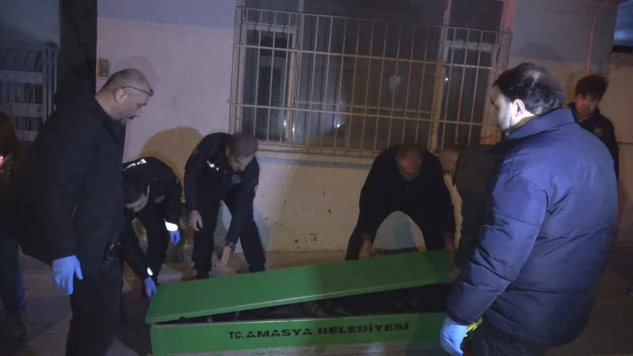Arkadaşları ulaşamayınca ortaya çıktı: Evinde ölü bulundu