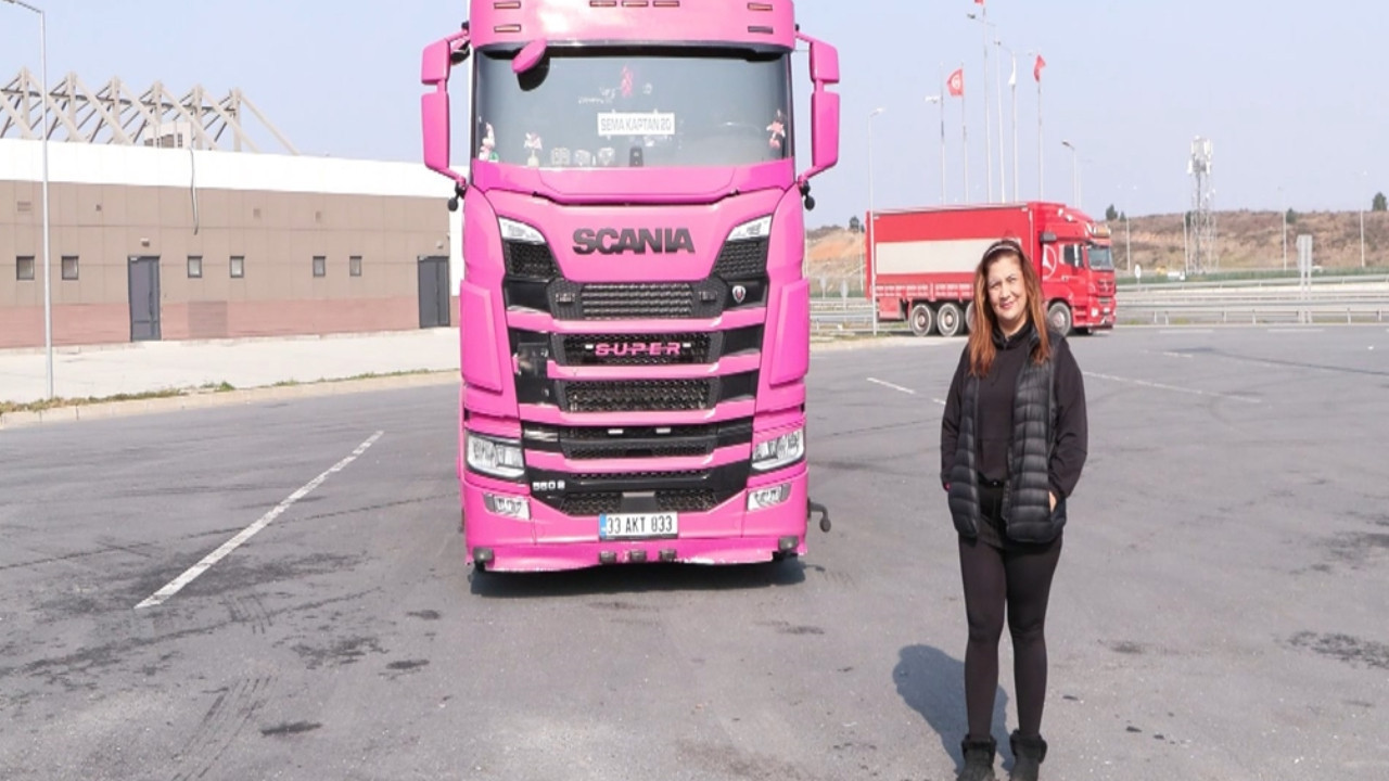 Direksiyon başında bir anne: 4 çocuğu için dünyayı pembe TIR’ıyla arşınlıyor